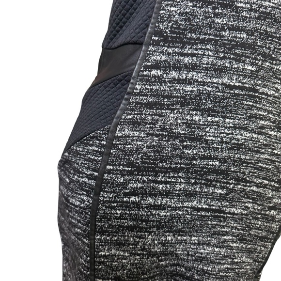 Dynamite size, small black and white tweed pencil skirt sleeve dress. - Picture 6 of 9